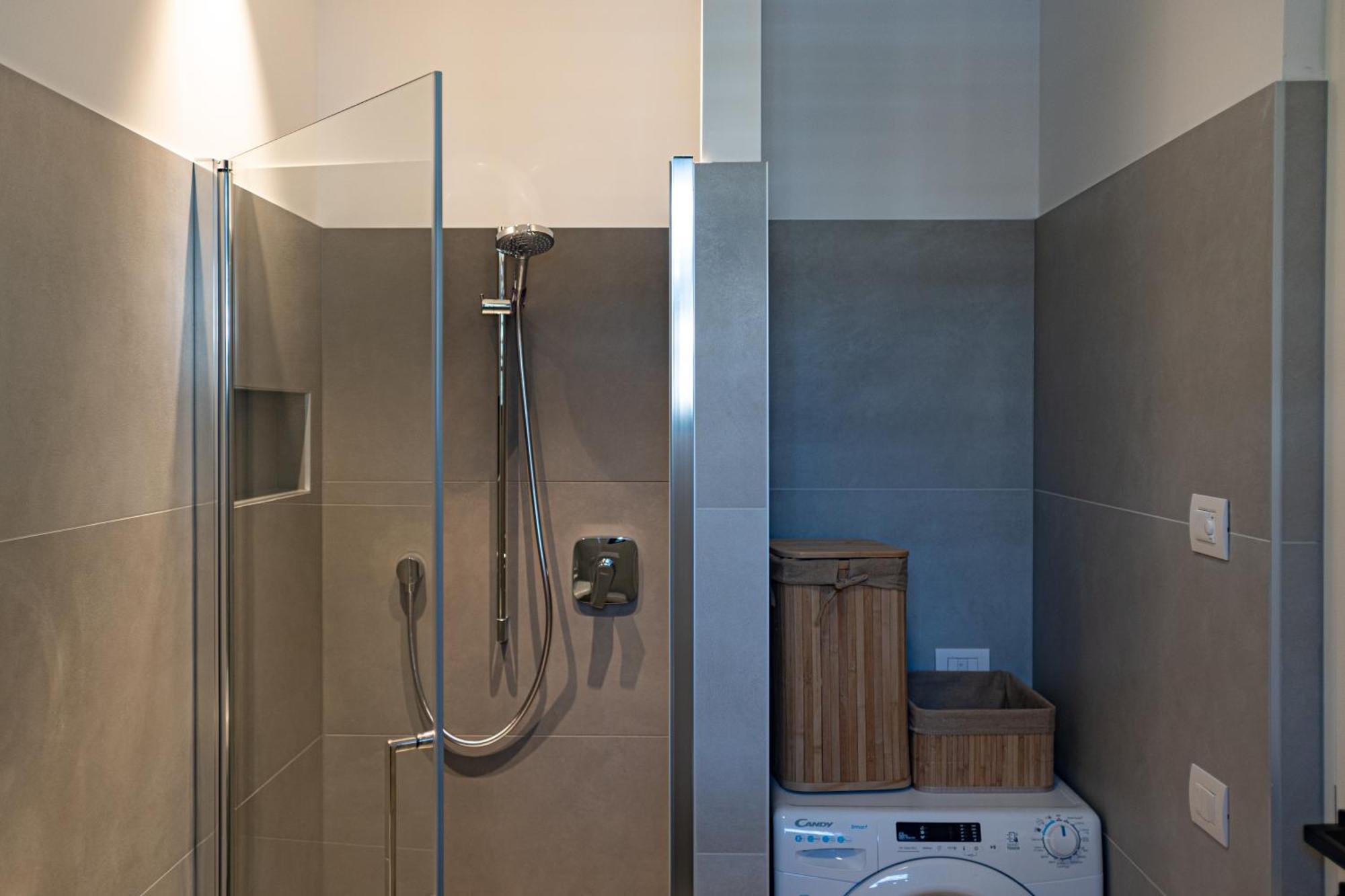 Bagno con doccia